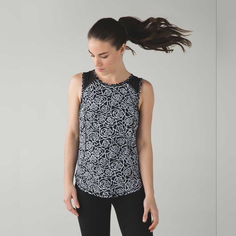 Lululemon Sculpt Tank Posey Black White / Black Size 6